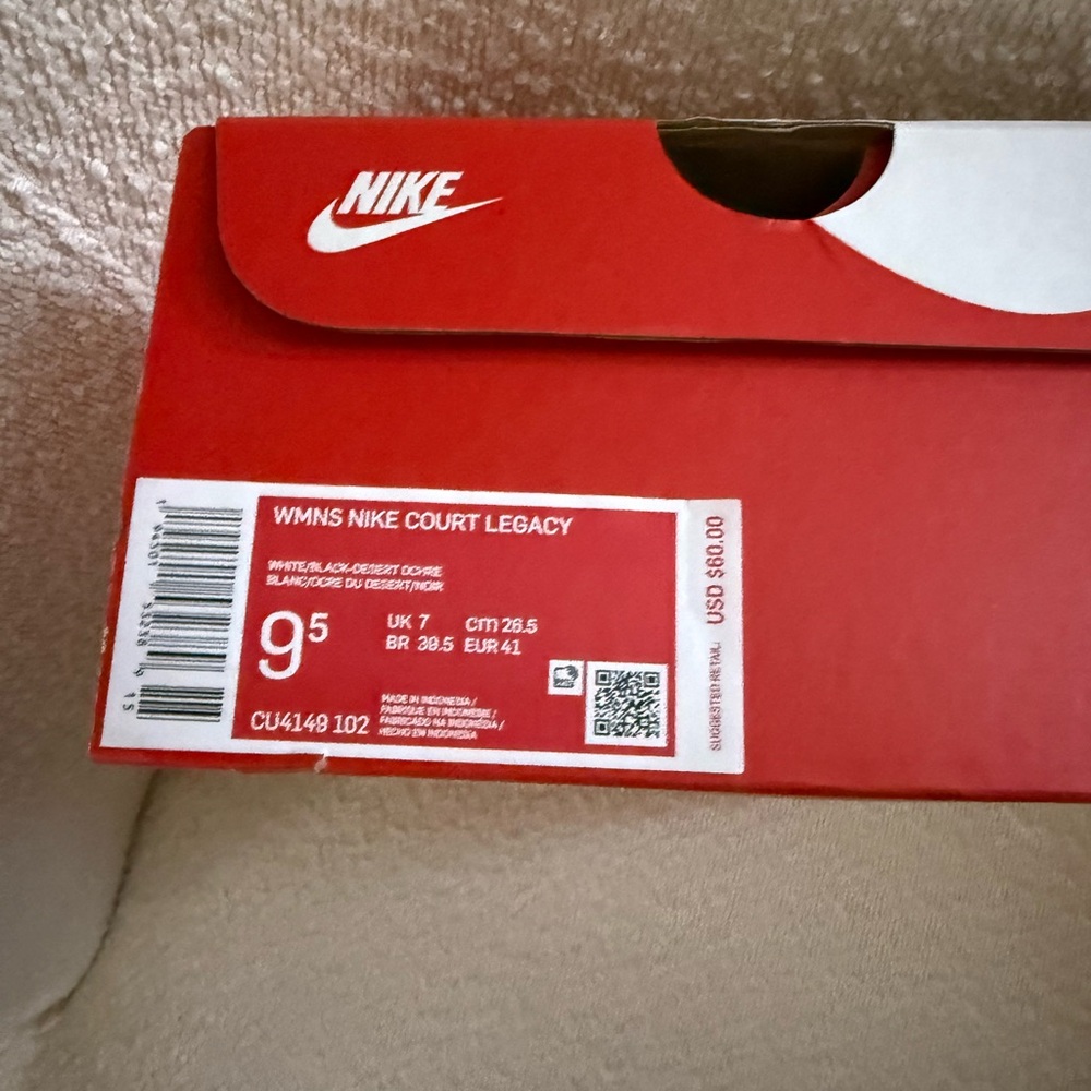 Nike White Black Gold Low-Top Athletic Sneakers - Picture 6 of 7